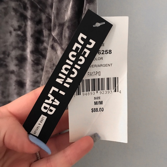 Grey velvet short dress - Picture 3 of 3